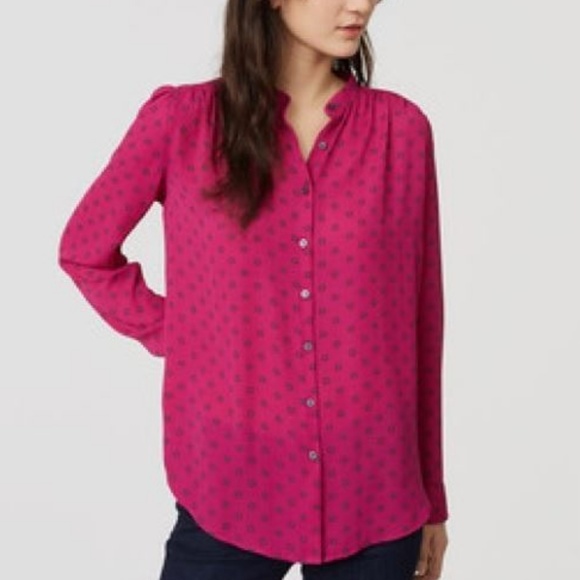 LOFT Tops - Patterned blouse **$10 items 2/$15 or 3/$20**
